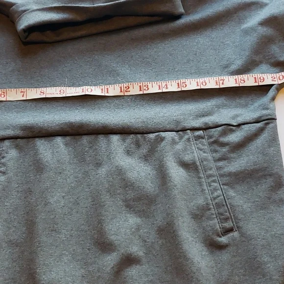 North Face Girl's Long Sleeve Gray Sweatshirt w/Pocket Size M (10/12) - Picture 11 of 13